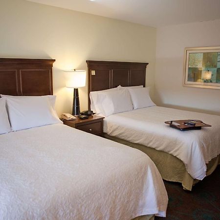 Hampton Inn Colby Exterior photo